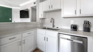 Landing Stylish 1BD Clubhouse - 5