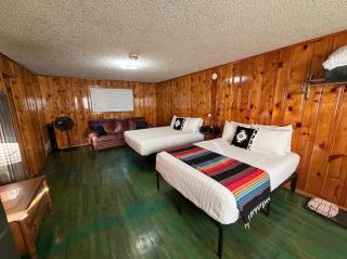 Bellamy's Ski Haus - 9