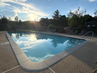 Lincoln White Mountain Retreat-2BR, Loon Mnt, King bed, Monthly Rental - 8