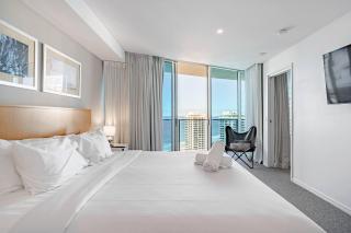Hilton-Signed Level 27 Oceanview Apt with car park - Gold Coast - 9