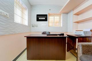 Super Townhouse Saibaba Colony Bus Terminal Formerly S M Residency - 7
