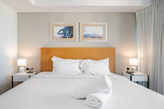Hilton-Signed Level 27 Oceanview Apt with car park - Gold Coast - 1