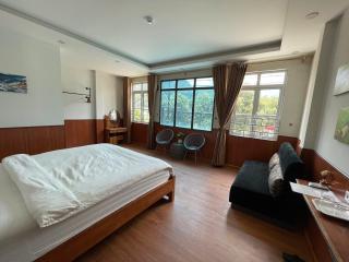Flaco Hostel and Booking Office - 0