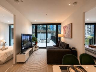 Melbourne Square 2Bed 2Bath with Pool, Gym, Sauna and parking - 5