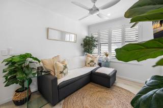 Luxurious 2 bedrooms unit on Maroochy River - 1