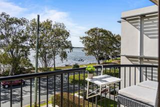 Luxurious 2 bedrooms unit on Maroochy River - 9