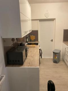 contractor Ready 3Bed House WIFI Parking IP1 - 9