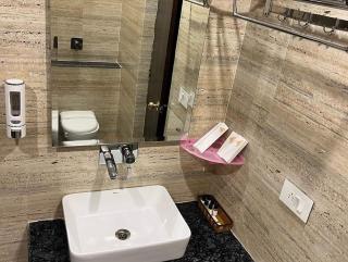 Hotel Leela Galaxy - 4