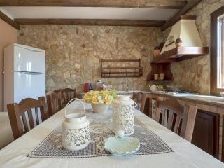Spiacious Italian villa - 7