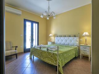 Spiacious Italian villa - 5