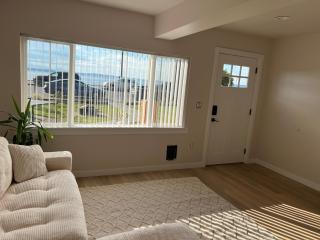 Alki Beach Retreat - 2