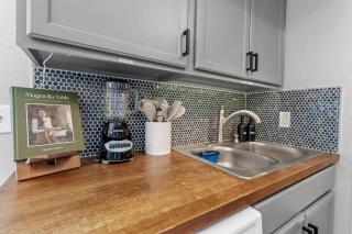 Austin 3 BR Luxury Escape/Near Parks and Downtown - 3