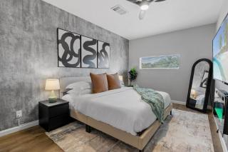Austin 3 BR Luxury Escape/Near Parks and Downtown - 1