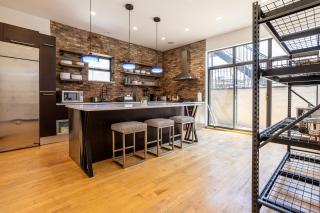 5-bedroom house in Pilsen near Medical District - 9