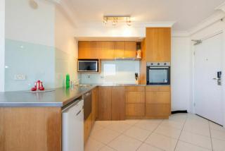 Sky High River View Studio in Brisbane - 9