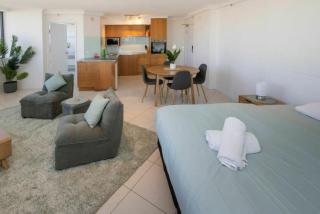 Sky High River View Studio in Brisbane - 2