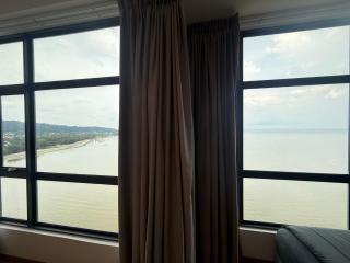 OceanBay8 Seaview 6PAX Studio Netflix A-21-13 - 7