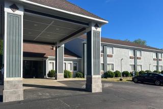 Quality Inn Plainfield I-395 - 6
