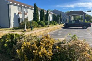 Quality Inn Plainfield I-395 - 5