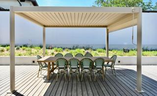 Architect-Designed Villa with Heated Indoor Pool - 1
