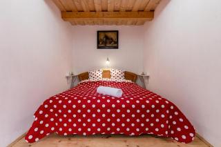 Klementina's Guest House - Happy Rentals - 6
