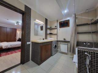 CryptoHotel Park - 1