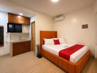 RedDoorz at Staycation Rooms Tibag Tarlac City - 9