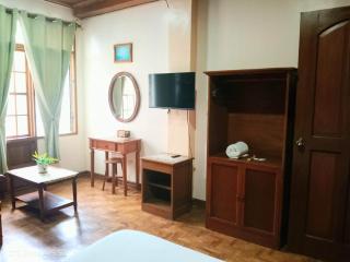 REKWOOD Hotel - 2