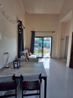 King Bed, Cotton Sheets, 2 Aircons, Walking distance to Srithanu - 1