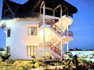 Whispering Bleeze Villa - 5