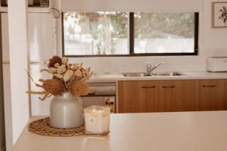 The Coastal Oak - Pool Linen Pets Wifi - 2