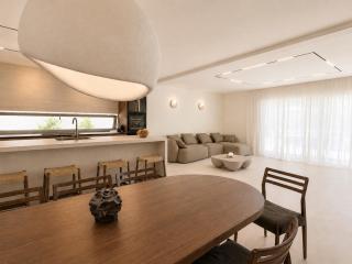 Villa Mariva Sutivan, Modern 4BR & Heated Pool - 9