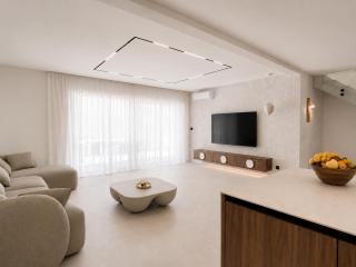 Villa Mariva Sutivan, Modern 4BR & Heated Pool - 6