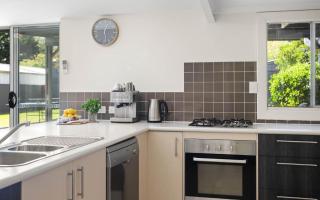 The Anchorage - Sleeps 12. 4 Bedrooms. 2 Bathrooms. Pets Welcome - 4