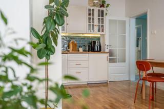 Sunlit Boutique 1 Bedroom Apartment in City Centre - 5