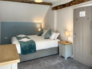Farmhouse Cottage - 3