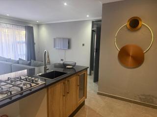 Modern 3-Bed Garden Home in Mabelreign - 2