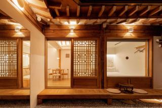 Luxury Hanok Mirror Courtyard - 0