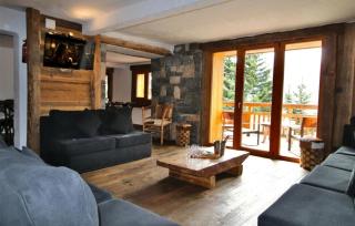 Prestigious Chalet for 18 Guests, Pool & Jacuzzi, close to slopes and resort center - 9