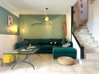 House with pool near Avignon, large garden - 8