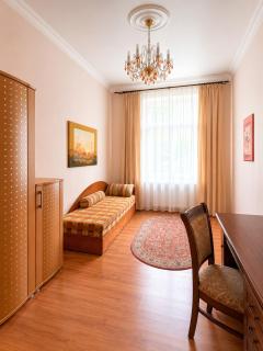 Central Karlovy Vary Apartment - 2