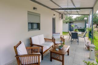Antonia's Olive Yard House - Happy Rentals - 0