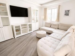 Grand Central House - Luxe Penthouse Studio - GibraltarStay Apartments - 5