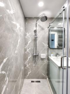 Hostly, Blue Sky top residence with view - 9