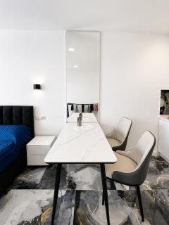 Hostly, Blue Sky top residence with view - 4