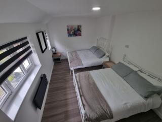 Perfect Location to Rowley Regis Hospital - 9