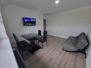 Perfect Location to Rowley Regis Hospital - 6