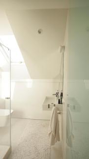 Old Town Apartment with FREE Parking - 2