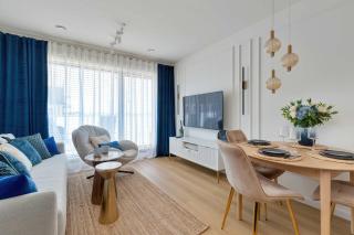 Luxury Apartment with a Balcony and Air Conditioning by Noclegi Renters - 2