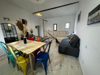 Loft chaleureux et confortable style Industriel - 8